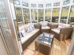 Living area - Rockpool, Harlyn, Cornwall (Padstow)
