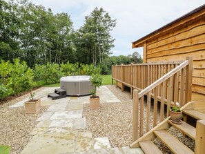 Outdoor spa tub - Mallard, Ross-On-Wye (Ross-on-Wye)