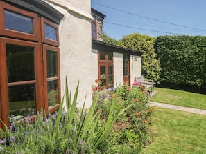 Exterior detail - Meadow Lea, Pensilva (Liskeard)