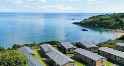 T/B Lodge 71: Coastal Retreat