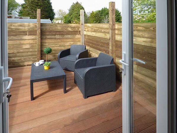 Terrace/patio - White Cottage Annexe, Tenby (Tenby)