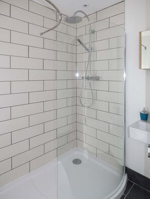 Shower - White Cottage Annexe, Tenby (Tenby)