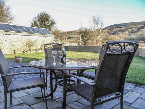 Y Bwythyn at Henfaes, Rhydymain