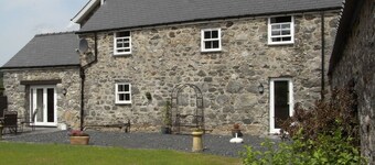 Y Bwythyn at Henfaes, Rhydymain
