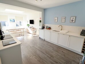 Dishwasher, highchair