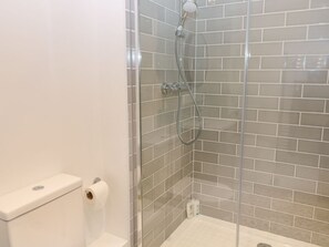 Shower - The Croft, Hollington, Derbyshire (Ashbourne)