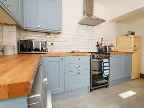 Dishwasher, high chair - Torrs Walk View, Ilfracombe, Devon (Ilfracombe)