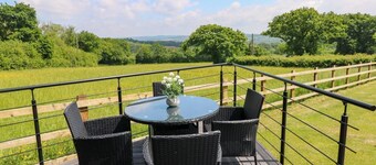 Roselea Luxury Pod Lodge, Llanddarog