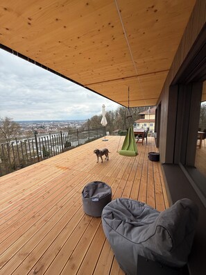Outdoor dining - Apartment with dream location and distant views in Amberg/Mariahilfberg (Amberg)