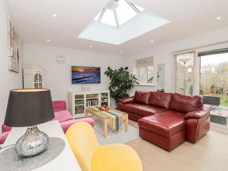 Living area. Paradise Villa, Highcliffe