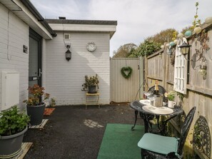 Outdoor dining - Paradise Villa, Highcliffe (Highcliffe)