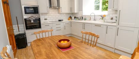 Dishwasher, high chair