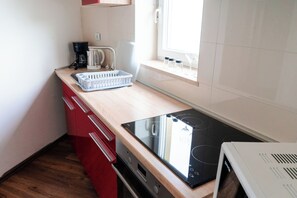Private kitchen - Villa Livi Apt 9 | Studio for 2 | Sea View Balcony | 150m from Sea | Medulin (Medulin)