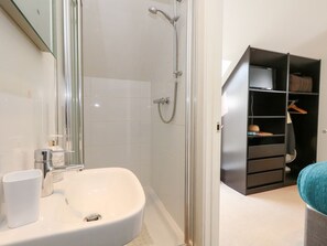 Shower - Shepherd Oak Retreat in Elwell (Weymouth)
