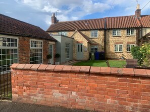 Terrace/patio - Farriers Cottage, Ingham (Lincoln)