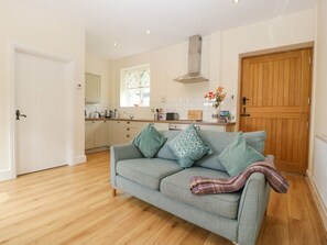 Living area - THE PHEASANT ONE, WiFi, in Raglan (Usk)