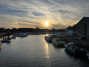 Marina - Mollys Cottage, Dorchester. TV (Dorchester)