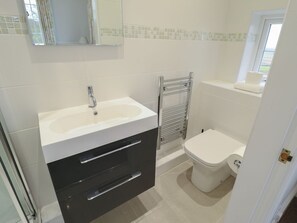 Shower - Castle Top Haven Nettleton Top (Market Rasen)