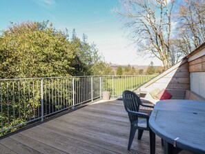 Outdoor dining - Clywedog Cottage, Dolgellau (Dolgellau)