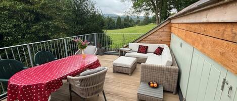 屋外ダイニングエリア