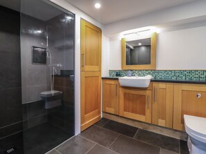 Shower - Clywedog Cottage, Dolgellau (Dolgellau)