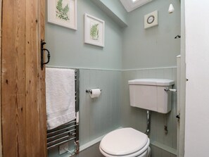 Shower - The Green, Lastingham (York)