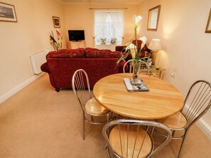 Dining - Abbey View - Scenic Escape in Whitby (Whitby)