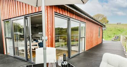 Llyn Cae Ty Nant Fishery Holiday Let, Llangeitho