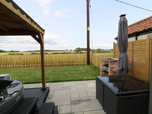 Terrace/patio - Buzzard Barn, Woodhall Spa (Lincoln)