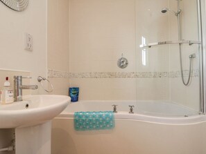Shower - Charming Spindrift in Filey (Filey)