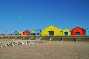 Exterior - Sea Breeze Cottage, Prestatyn (Prestatyn)