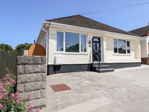 Exterior - Sea Breeze Cottage, Prestatyn (Prestatyn)