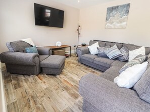 Living area - Sea Breeze Cottage, Prestatyn (Prestatyn)