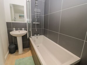 Shower - The Turnip Barn, Durham (Durham)