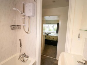 Shower - Cosy Cottage in Harvington, Harvington (Evesham)
