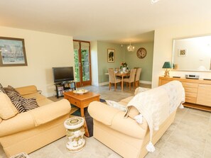 Living area - Garstons Barn - Isle Of Wight. (Newport)