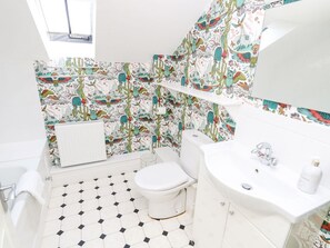 Shower - Garstons Barn - Isle Of Wight. (Newport)