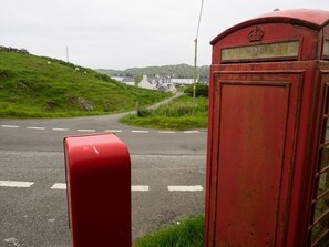 Property grounds - Taigh Tharmoid Ruaidh, Timsgearraidh (Isle of Lewis)