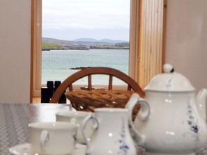 Interior - Taigh Tharmoid Ruaidh, Timsgearraidh (Isle of Lewis)