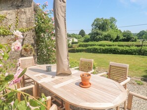 Outdoor dining - Langstone Farm, Chagford, 4bed (Okehampton)