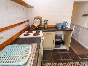 Private kitchen - Brick Cottage is in The Lizard (Helston)