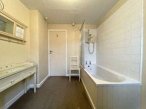 Shower - Charming Roseberry Retreat in Whitby (Whitby)