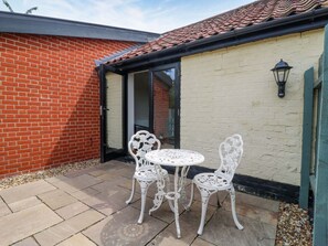 Outdoor dining - The Kiln: A Charming Retreat in Harleston (Harleston)