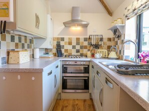 Private kitchen - The Kiln: A Charming Retreat in Harleston (Harleston)