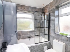 Shower - 315 Filey Road, nr Scarborough (Scarborough)
