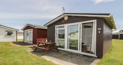 Chalet 157 St Merryn, Cornwall