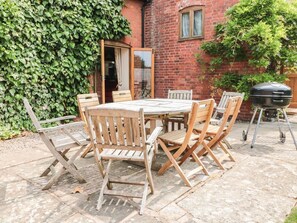 Outdoor dining - The Hop Kiln, Tenbury Wells (Tenbury Wells)