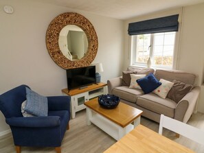 Living area - Martin Cottage, Ilfracombe (Ilfracombe)