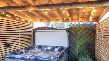 Bañera de hidromasaje exterior