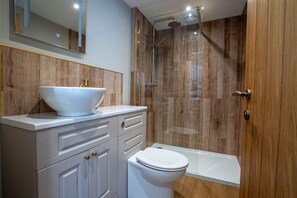 Shower - Coral Cottage, Kessingland (Lowestoft)